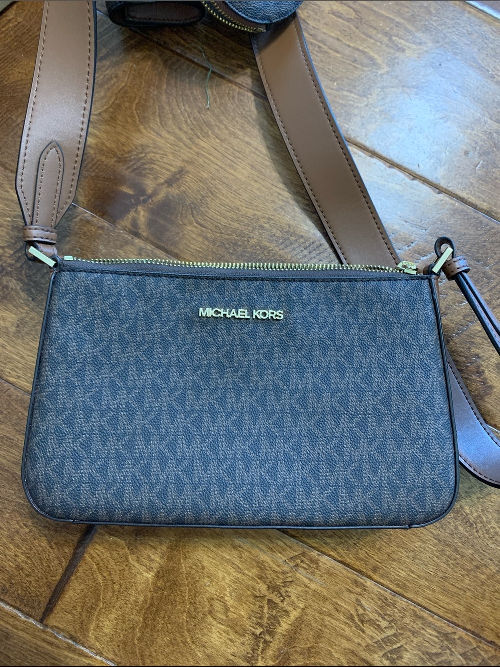 Michael Kors Brown Logo Crossbody with Round Coin Pouch & Card Case - Picture 2 of 12